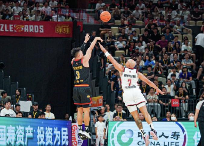 星空体育APP-贺希宁:没有团队帮助我拿不到MVP,感谢今晚所有人复出的努力