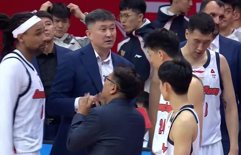 CCTV5+直播!广东男篮再战北京,杜锋带队殊死一搏,或被2-0横扫